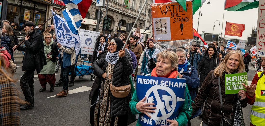 Osterm Rsche Gegen Krieg Signal F R Frieden Tageszeitung Junge Welt