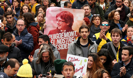 Freilassung gefordert: Demonstration gegen die Festnahme Carles ...