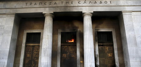 Bei Protesten gegen Kürzungsdiktate gerät die griechische Zentra...