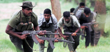 Auf der Pirsch. Rekruten der tamilischen »Befreiungstiger« im Os...