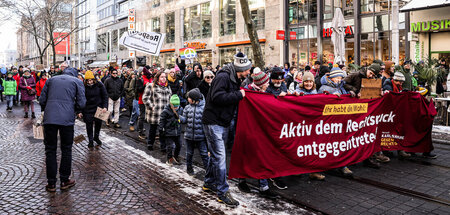 Buntes Happening: Demonstration gegen die AfD und den Rechtsruck...