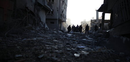 Trümmer nach einem israelischen Luftangriff (Flüchtlingslager Nu...