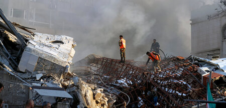 Komplette Zerstörung mitten in Damaskus: Vom iranischen Konsulat...