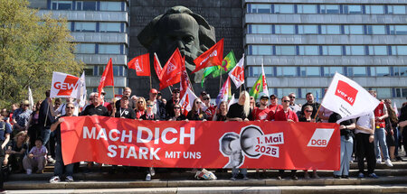 Als Kulisse haben ihn viele gern: Karl Marx in Chemnitz (1.5.202... Als Kulisse haben ihn viele gern: Karl Marx in Chemnitz (1.5.202...