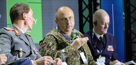 Immer tiefer in den braunen Sumpf: Generalmajor Freuding (l.) mi... Immer tiefer in den braunen Sumpf: Generalmajor Freuding (l.) mi...