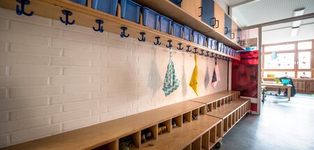 Kaum bleiben in den Kitas Plätze frei, wird nicht etwa die Quali... Kaum bleiben in den Kitas Plätze frei, wird nicht etwa die Quali...