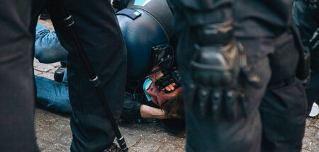 Polizeigewalt gegen Demonstranten am Nakba-Tag in Berlin (15.5.2... Polizeigewalt gegen Demonstranten am Nakba-Tag in Berlin (15.5.2...