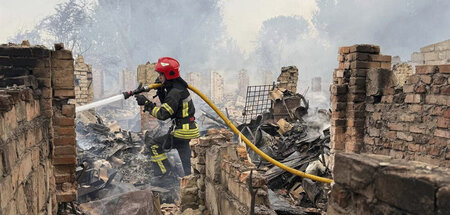 Ziel war ein Militärflughafen, doch der Drohnenbeschuss trifft r... Ziel war ein Militärflughafen, doch der Drohnenbeschuss trifft r...