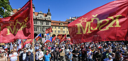 In Zukunft strafbar? Anhänger der Kommunistischen Partei Böhmens... In Zukunft strafbar? Anhänger der Kommunistischen Partei Böhmens...