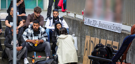 Angehörige der Opfer des Solinger Brandanschlags forderten am Mi... Angehörige der Opfer des Solinger Brandanschlags forderten am Mi...
