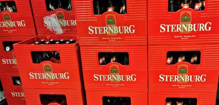Bleiben stehen: Sternburg-Kisten in der Leipziger Brauerei des B... Bleiben stehen: Sternburg-Kisten in der Leipziger Brauerei des B...