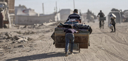 Alltag in Gaza: Palästinenser auf der Flucht in den Süden des Kü... Alltag in Gaza: Palästinenser auf der Flucht in den Süden des Kü...