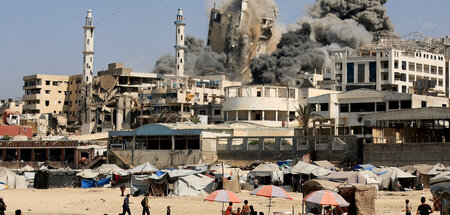 Szenen eines israelischen Luftangriffs am Montag in Gaza-Stadt Szenen eines israelischen Luftangriffs am Montag in Gaza-Stadt