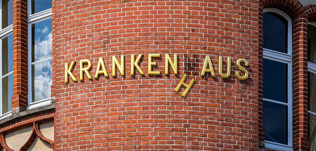 Hinter der Fassade sieht es nicht besser aus (Berlin, 19.7.2025) Hinter der Fassade sieht es nicht besser aus (Berlin, 19.7.2025)