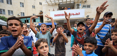 Sind Krieg und Völkermord vorbei? Ein Moment der Freude über die... Sind Krieg und Völkermord vorbei? Ein Moment der Freude über die...