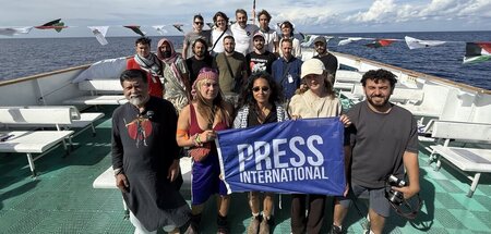 Israels Armee ein Dorn im Auge: Auf dem Schiff »Conscience« befa... Israels Armee ein Dorn im Auge: Auf dem Schiff »Conscience« befa...