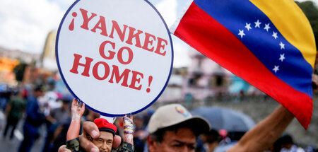 Unterstützer der Regierung von Präsident Nicolás Maduro protesti... Unterstützer der Regierung von Präsident Nicolás Maduro protesti...