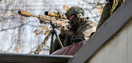 Scharfschützen gehören zwar zum Standardrepertoire urbaner Manöv... Scharfschützen gehören zwar zum Standardrepertoire urbaner Manöv...