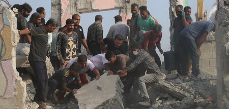 Die Grundschülerinnen in Minab waren unter den ersten Opfern (28... Die Grundschülerinnen in Minab waren unter den ersten Opfern (28...