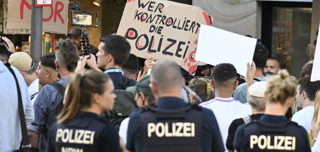 Polizeigewalt Freund Und Sterbehelfer Tageszeitung Junge Welt 17082022 4268