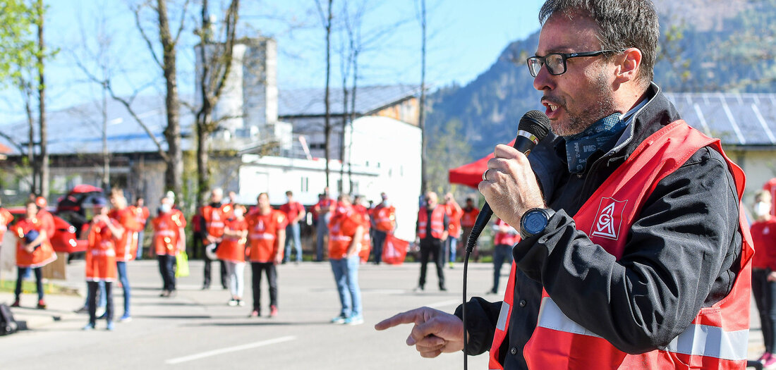 Linke Gewerkschaftler: &raquo;Kriegstreiber an der Spitze m&uuml;ssen weichen&laquo;