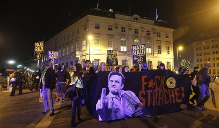 Spontaner Protest gegen die FPÖ am Sonntag abend in Wien