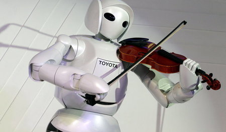 God is a bot. Ob dieser Roboter ein Musikgott ist, wissen wir ni...