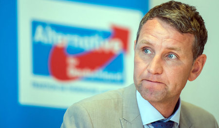 Ein sich anbahnender Nachbarschaftsstreit macht Björn Höcke schw...