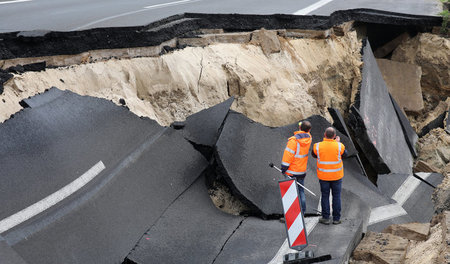 Auf Torf gebaut: Die A 20 bei Tribsee