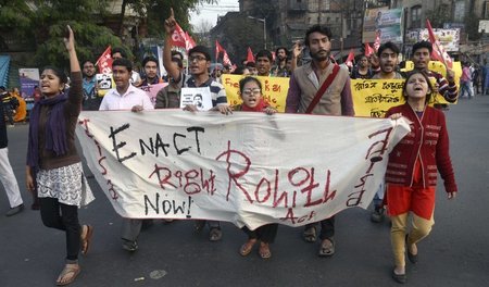 Indiens Hochschüler leisten Widerstand: Proteste zum ersten Tode...