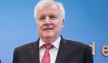 Horst Seehofer (CSU) ist der neue Umfrageliebling. Warum nur?