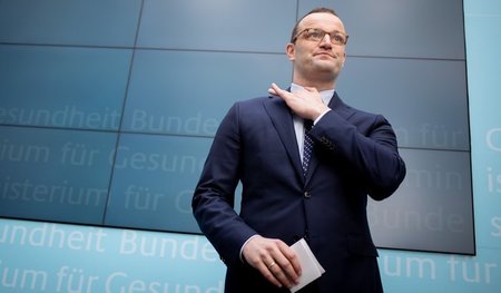 Tropfen auf heißen Stein: Bundesgesundheitsminister Jens Spahn (...