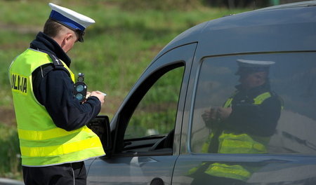 Mehr als eine väterliche Ermahnung haben Polens Autofahrer von d...