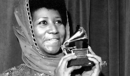 Erfolgreiche Sängerin: Aretha Franklin mit dem Grammy für »Ain’t...