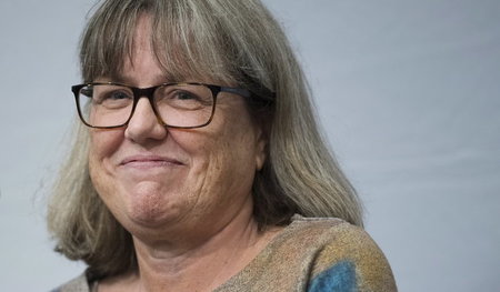 Donna Strickland am Dienstag während einer Pressekonferenz im ka...