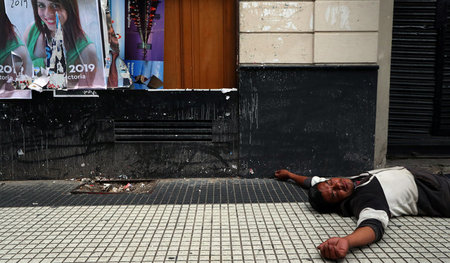 Gehämmert in Buenos Aires. Bild von den Protesten am 10. Januar