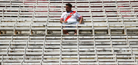 Wieder zu früh gekommen: River-Fan vor dem großen Copa-Libertado...