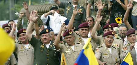 Militärs in Caracas, die 2002 gegen den venezolanischen Präsiden...