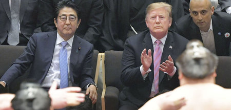 Japans Premierminister Shinzo Abe und US-Präsident Donald Trump ...