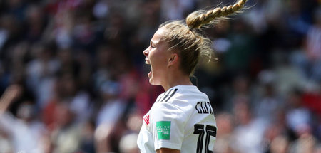 Eine Art »Geschenk des Himmels« für den DFB: Giulia Gwinn freut ...