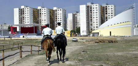 Plattenbauten, Badeseen und eine Pferderennbahn: Bratislava-Petr...