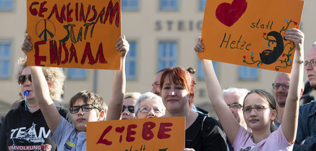 Neonazis »niederkuscheln«? Das wird nicht klappen (»Herz statt H...