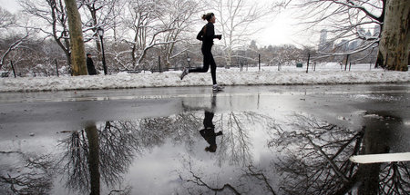 Der New Yorker Central Park nach einem Schneesturm (Februar 2010...