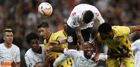 Copa Libertadores: Nachdem Brasiliens Corinthians (weiße Trikots...