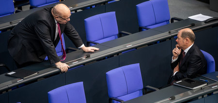 Halten vorläufig Sicherheitsabstand: Peter Altmaier (links) und ...