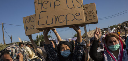 Flüchtlinge aus dem abgebrannten Lager Moria auf der griechische...