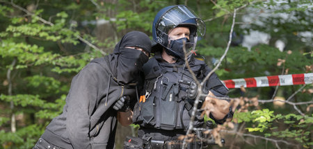 Am Mittwoch morgen begann die Polizei mit den Räumungen. Abgesch...