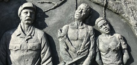 Deutscher Völkermord an Herero und Nama: Denkmal in der namibisc...