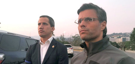 Guaidó (l.) und López warteten am Luftwaffenstützpunkt La Carlot...