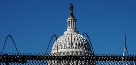 Neuerdings hinter Stacheldraht: Das Kapitol in Washington (5. Fe